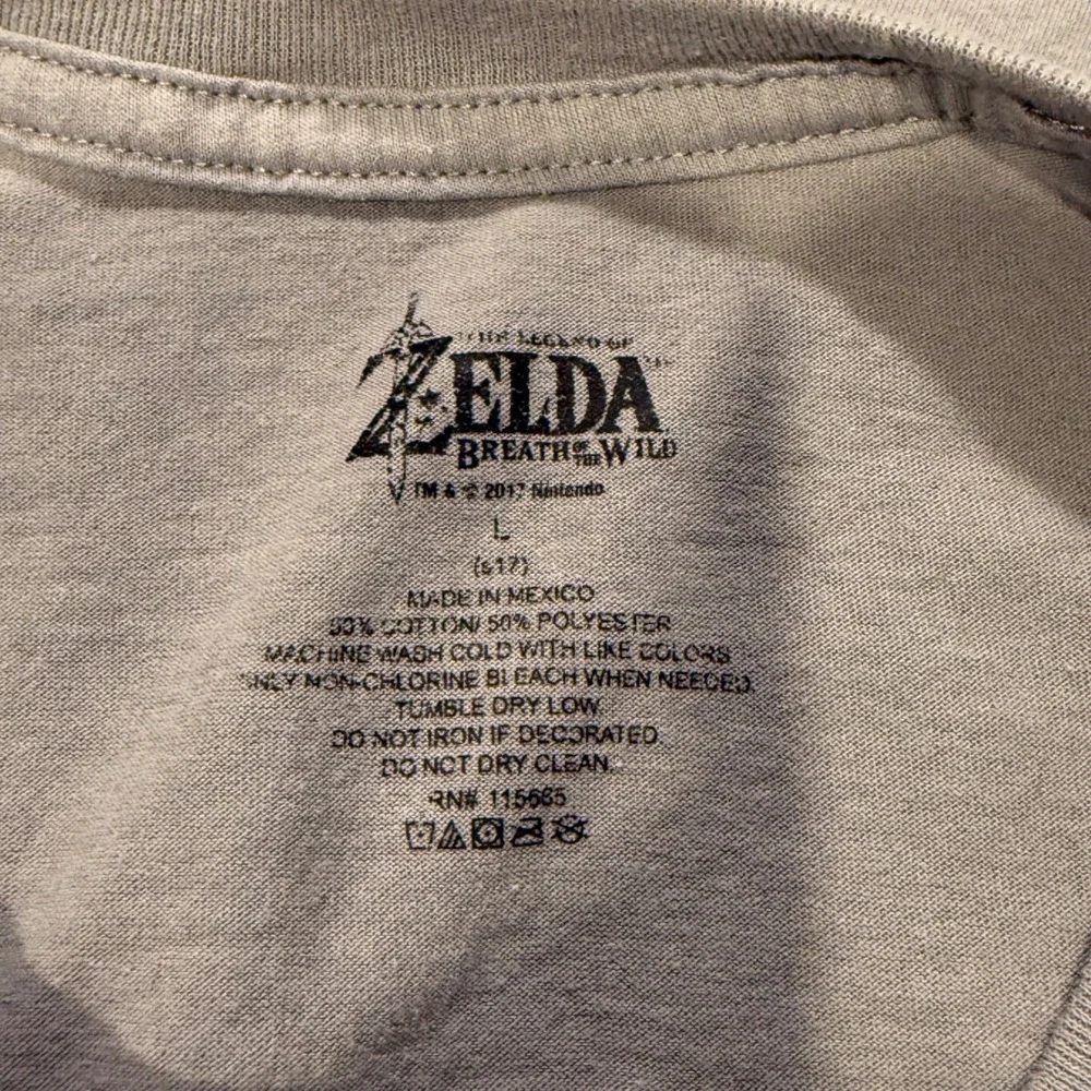 Legend of Zelda Breath‎ of the Wild Link T Shirt Nintendo Gray L
